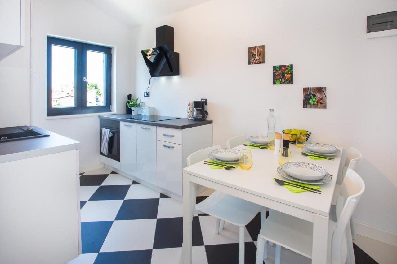 Black & White Apartment Rovinj Exterior photo